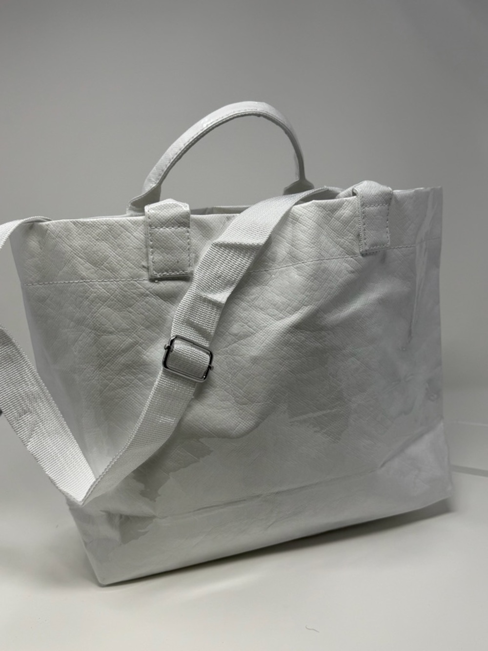 PVC Large White Tote Bag with Crossbody Strap - Picture 4 of 7